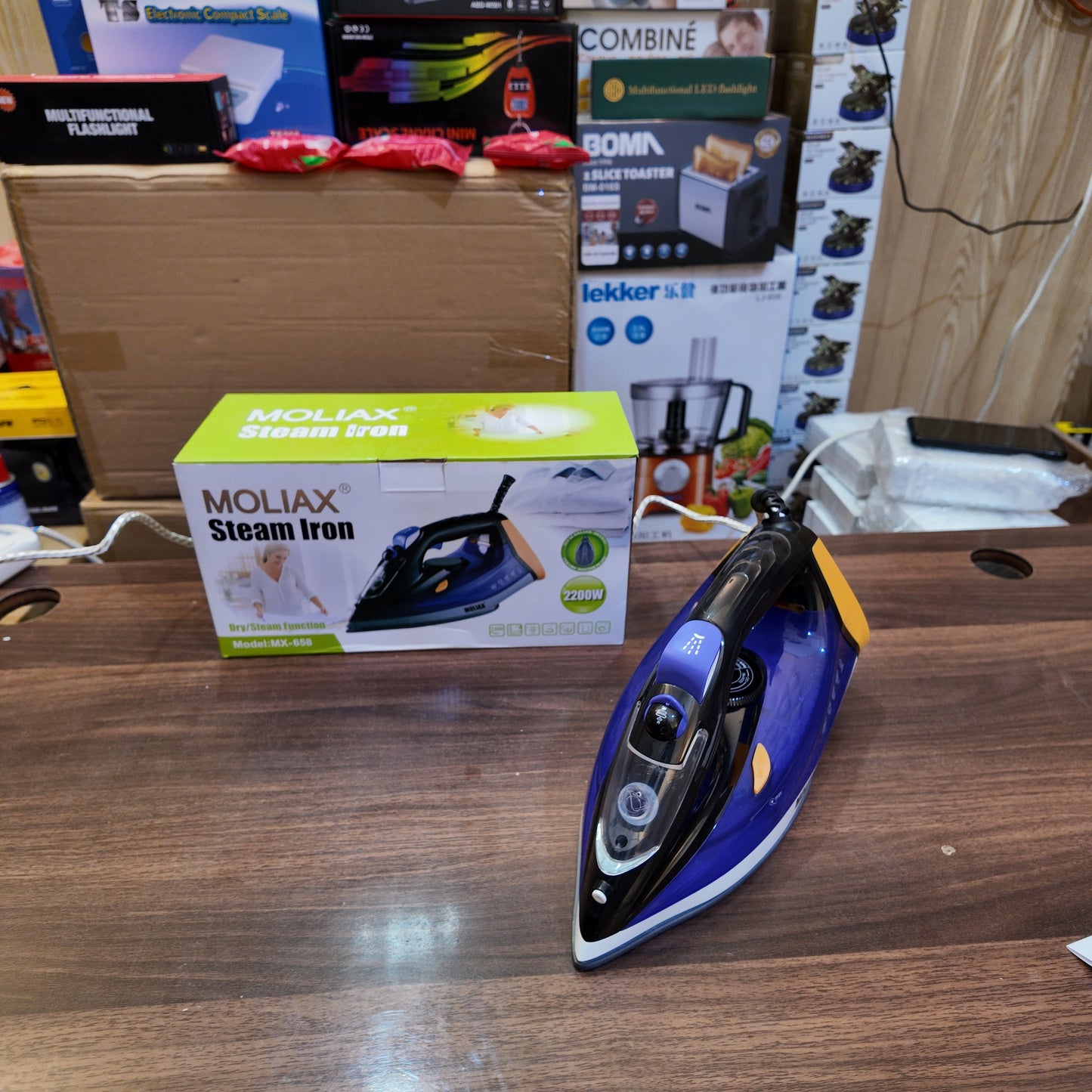 Lot Imported Moliax Steam Iron MX-658