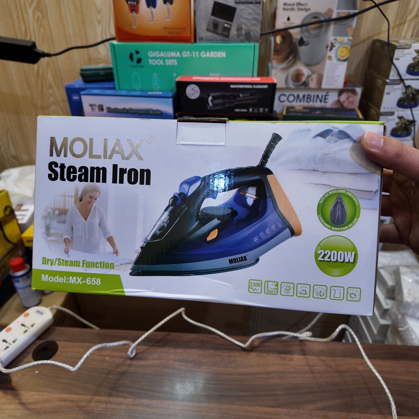 Lot Imported Moliax Steam Iron MX-658