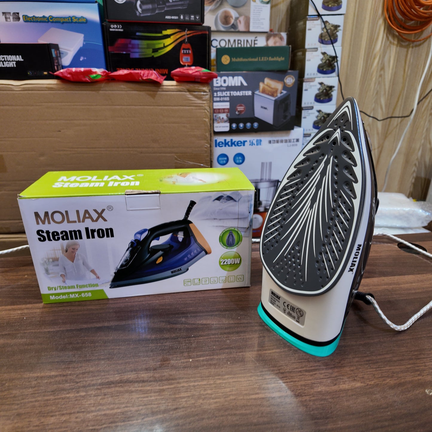 Lot Imported Moliax Black Steam Iron