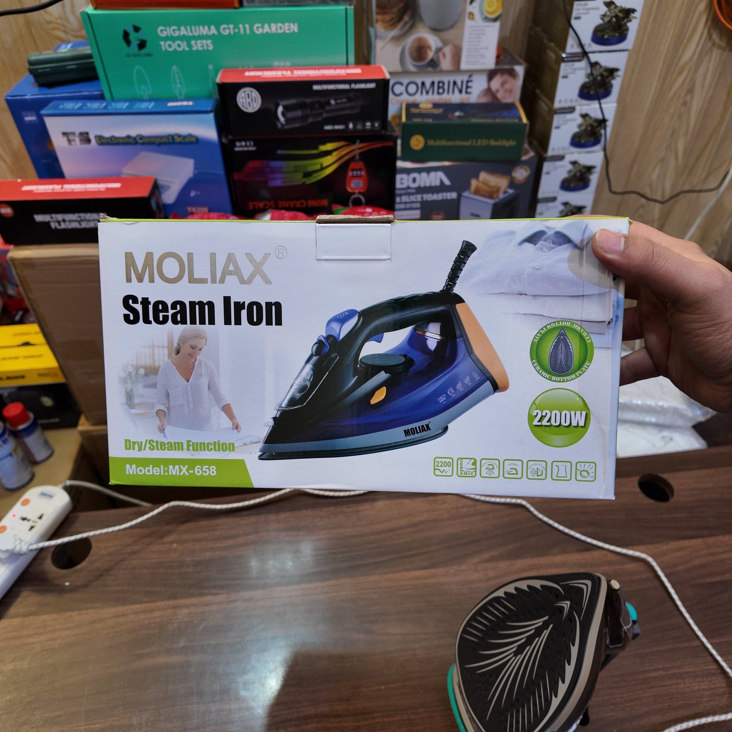 Lot Imported Moliax Black Steam Iron