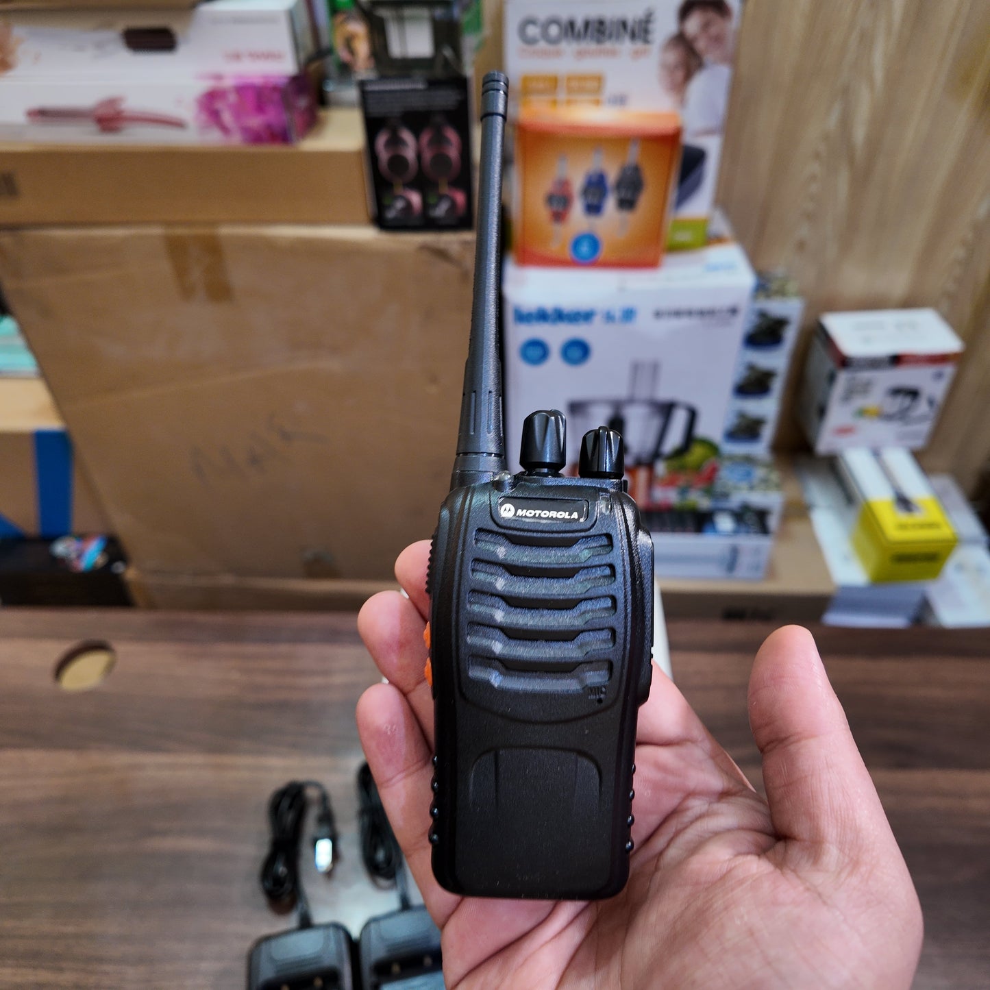 Motorola Lot - Latest Walkie Talkie - Pair