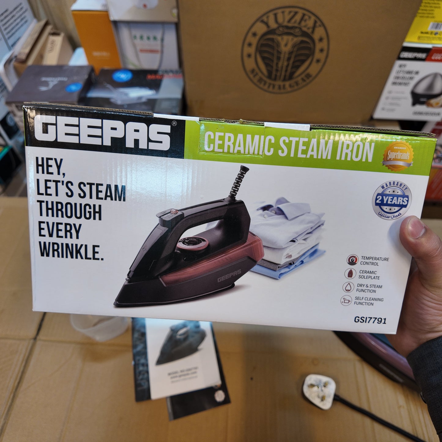 Geepas Ceramic Steam Iron GSI7791