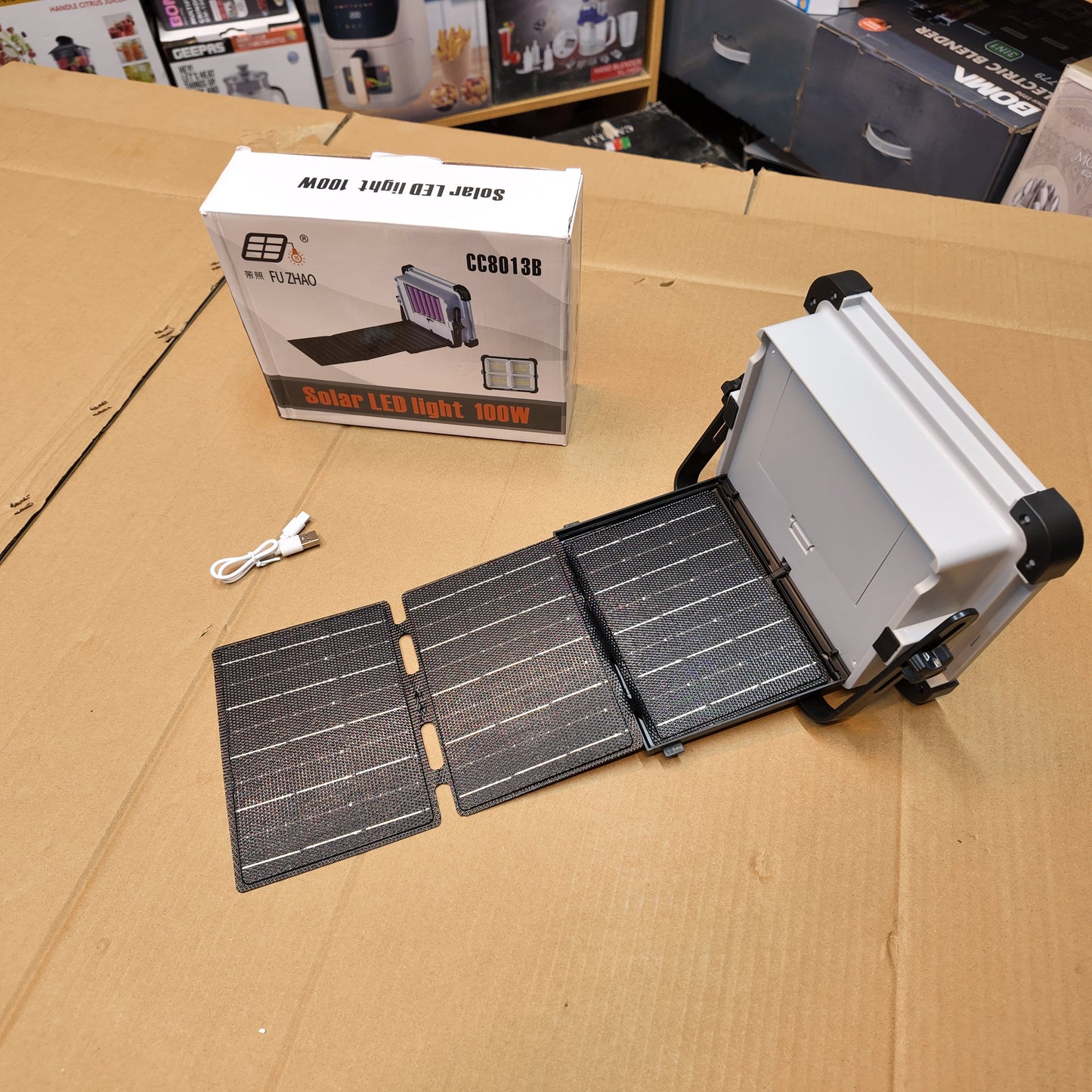 Lot Imported 100W Flood Light with 3 Folding Solar Panels