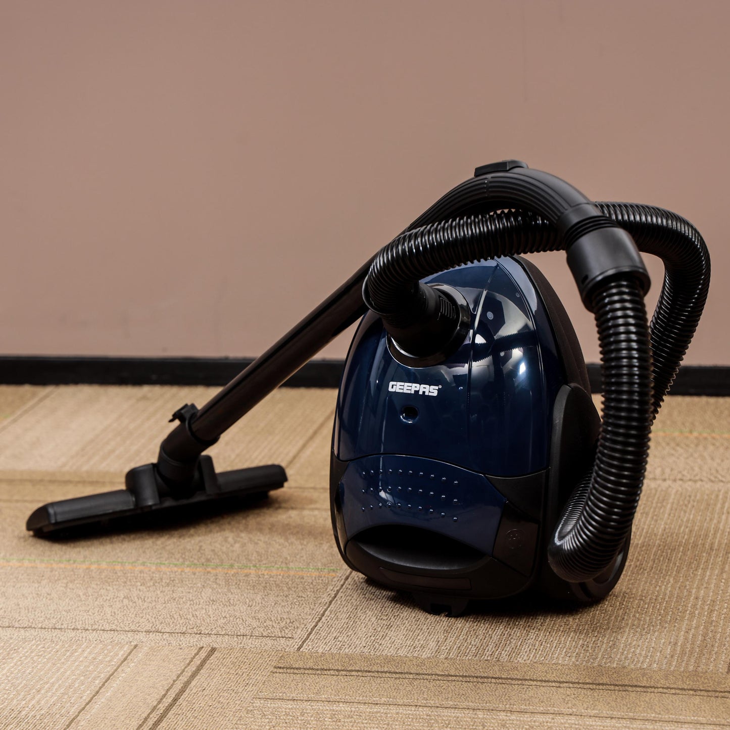 Geepas Vacuum Cleaner GVC2594P