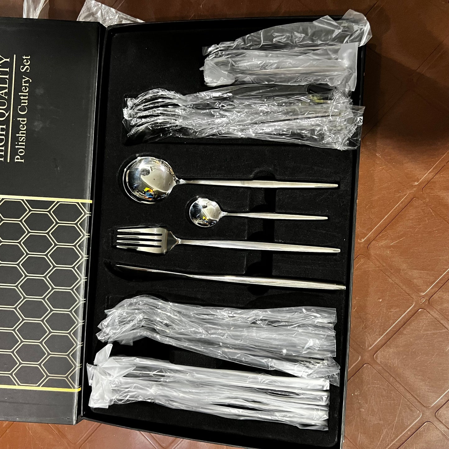 24 Piece Luxury Stainless Steel Cutlery Set - High Quality Lot Import