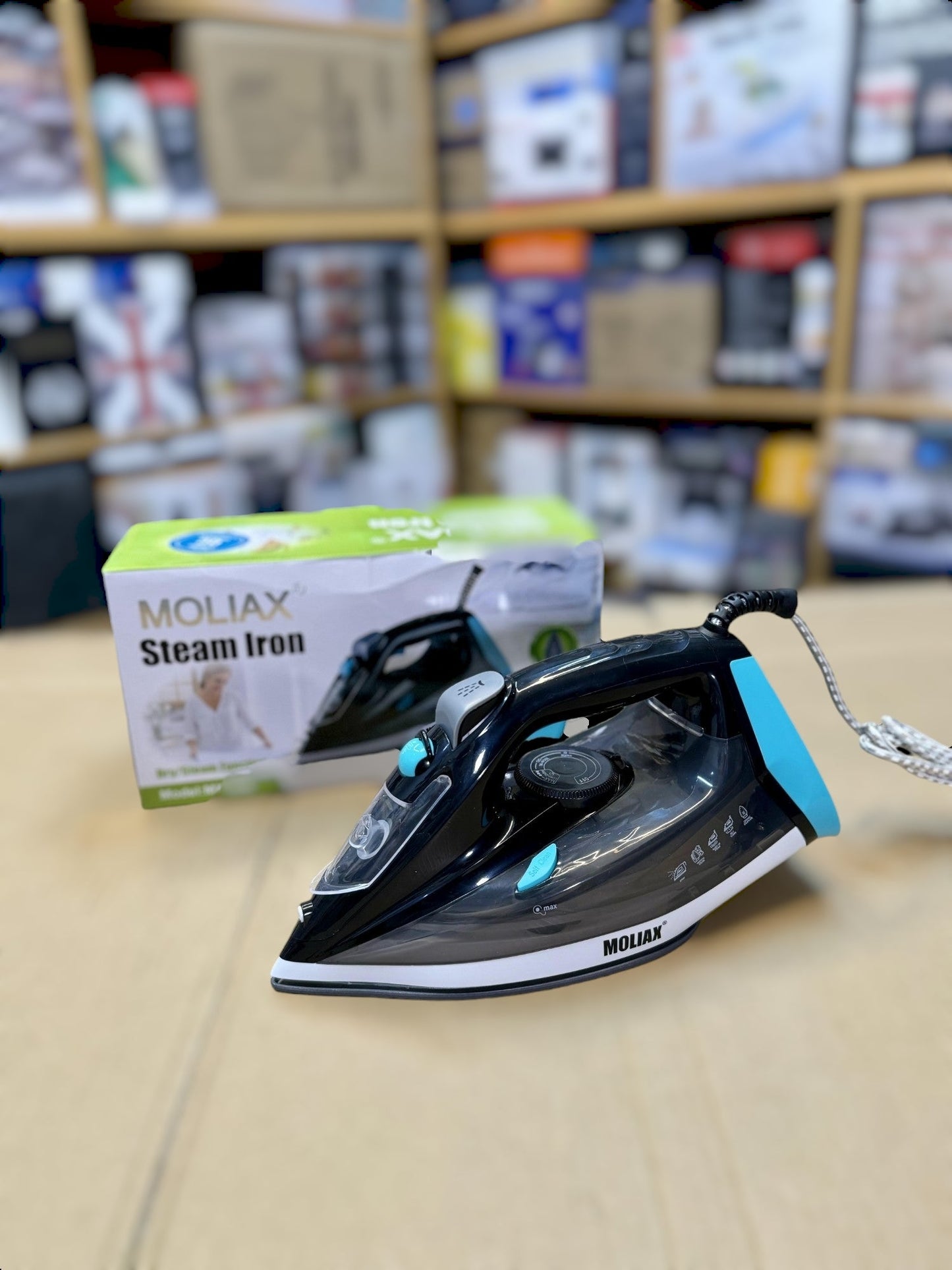 Lot Imported Moliax Black Steam Iron